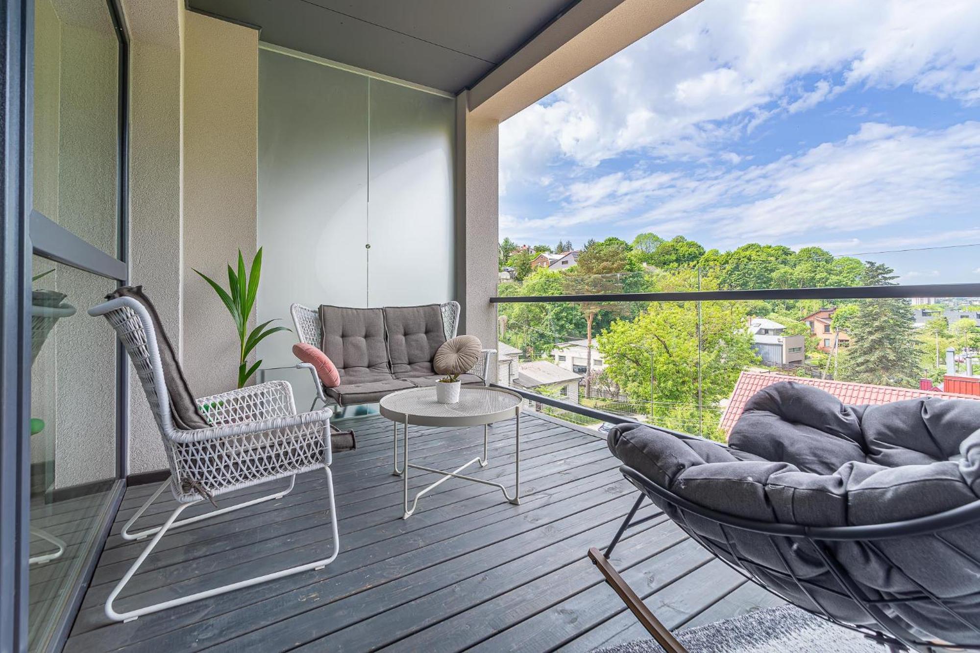 Sky Apartment With Free Parking And Balcony & Ac カウナス エクステリア 写真