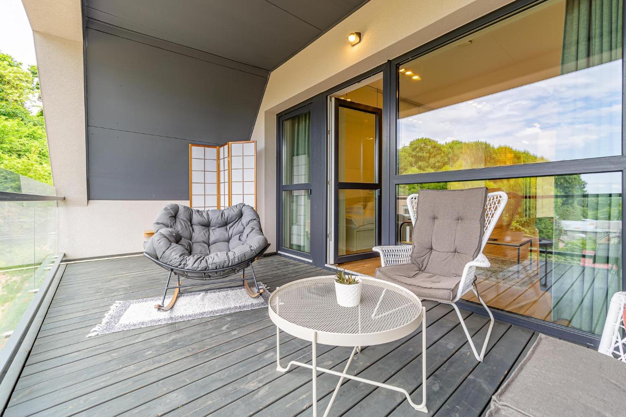 Sky Apartment With Free Parking And Balcony & Ac カウナス エクステリア 写真